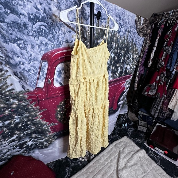 LUSH Yellow Tiered Sun Dress. Size Small with Pockets. NWT - Picture 5 of 7